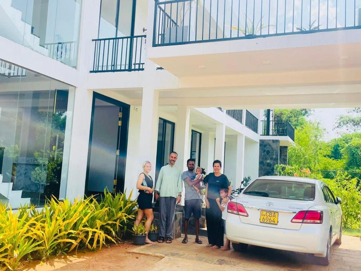 Black Mustang Hotel Dambulla Esterno foto